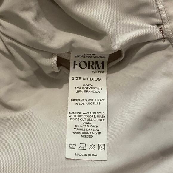 Form Layered Sports Bra Medium Wine White Spaghetti Straps Gym Fitness Athletic - Picture 5 of 7